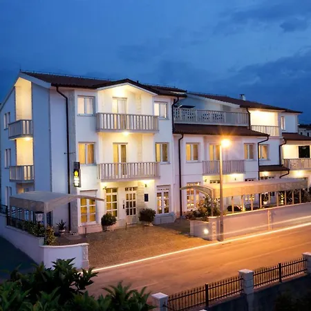 Kruna Grada טרוגיר