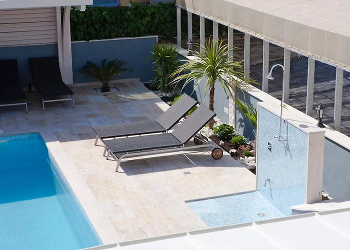 公寓 Kruna Grada 特罗吉尔